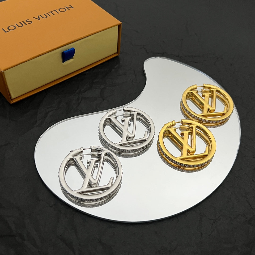 LV Pearls