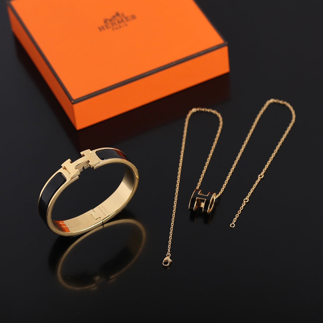 Hermes Pendant and Bracelet Set