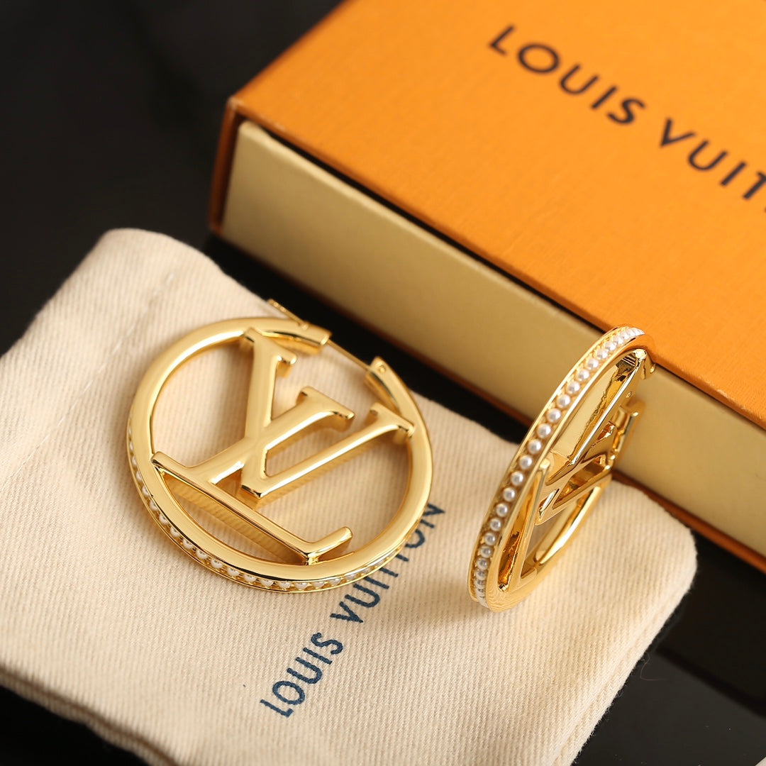 LV Pearls