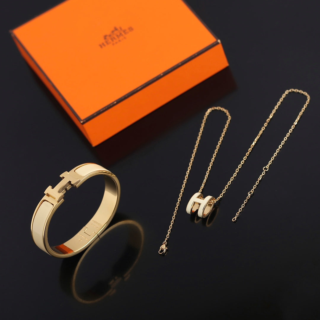 Hermes Pendant and Bracelet Set